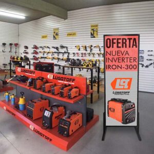 Banner Multiled interior en mayorista de ferretería trasladable para promociones en punta de góndola