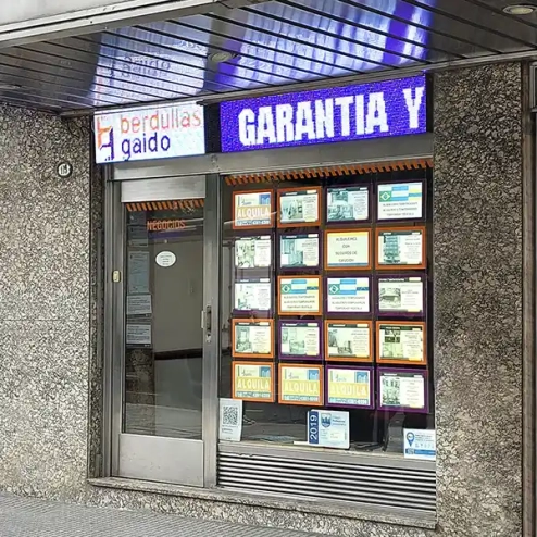 letrero-exterior-frontal-servicios-inmobiliaria-Berdullas-gaido