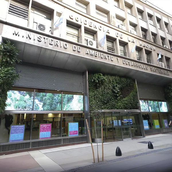 pantalla-interior-vidriera-ministerio-ambiente