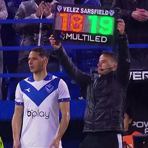 tablero-cambio-de-jugador-cartel-futbol-velez