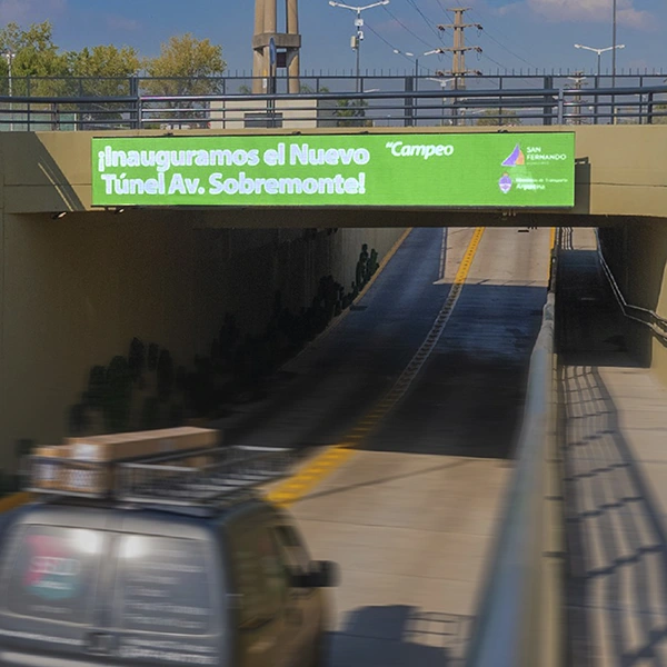 2-carteles-led-vialidad-inteligente-mensaje-variable-bienvenidos-prevencion-municipios-portico-San-Fernando