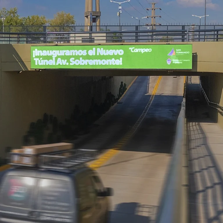 2-carteles-led-vialidad-inteligente-mensaje-variable-bienvenidos-prevencion-municipios-portico-San-Fernando