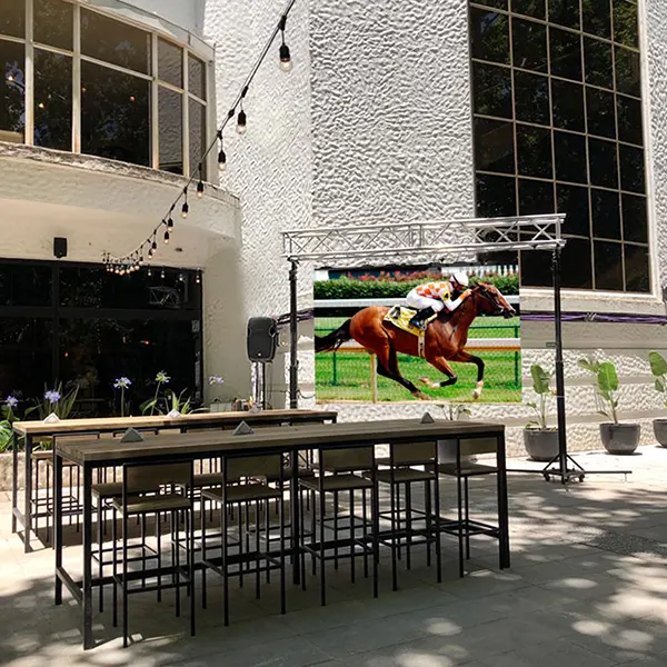 pantalla-exterior-Hipódromo-bar
