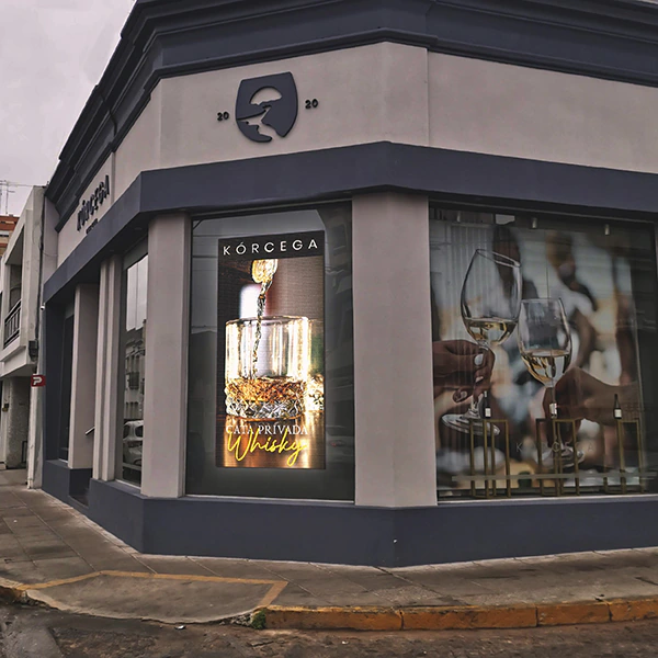 pantalla-vidriera-extrabrillo-esquina-gastronomia-korcega
