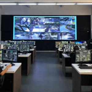 Pantalla Multiled en central de monitoreo alta definición para visualización de gran cantidad de información