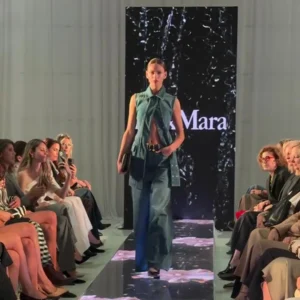 Piso Multiled como pasarela de desfile de modas