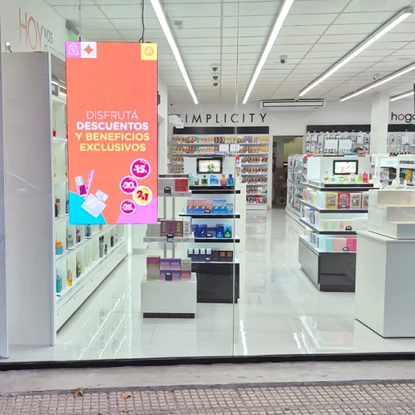 Slim LED Multiled pantalla integrada visión sol para promociones en vidrieras Simplicity farmacia